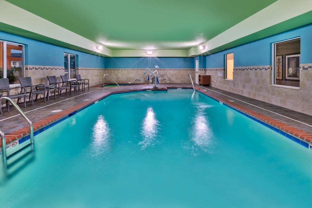 Holiday Inn Express & Suites - Effingham By Ihg Dış mekan fotoğraf